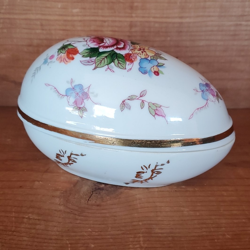 Vintage Egg Trinket Jewelry Box Shackman porcelain